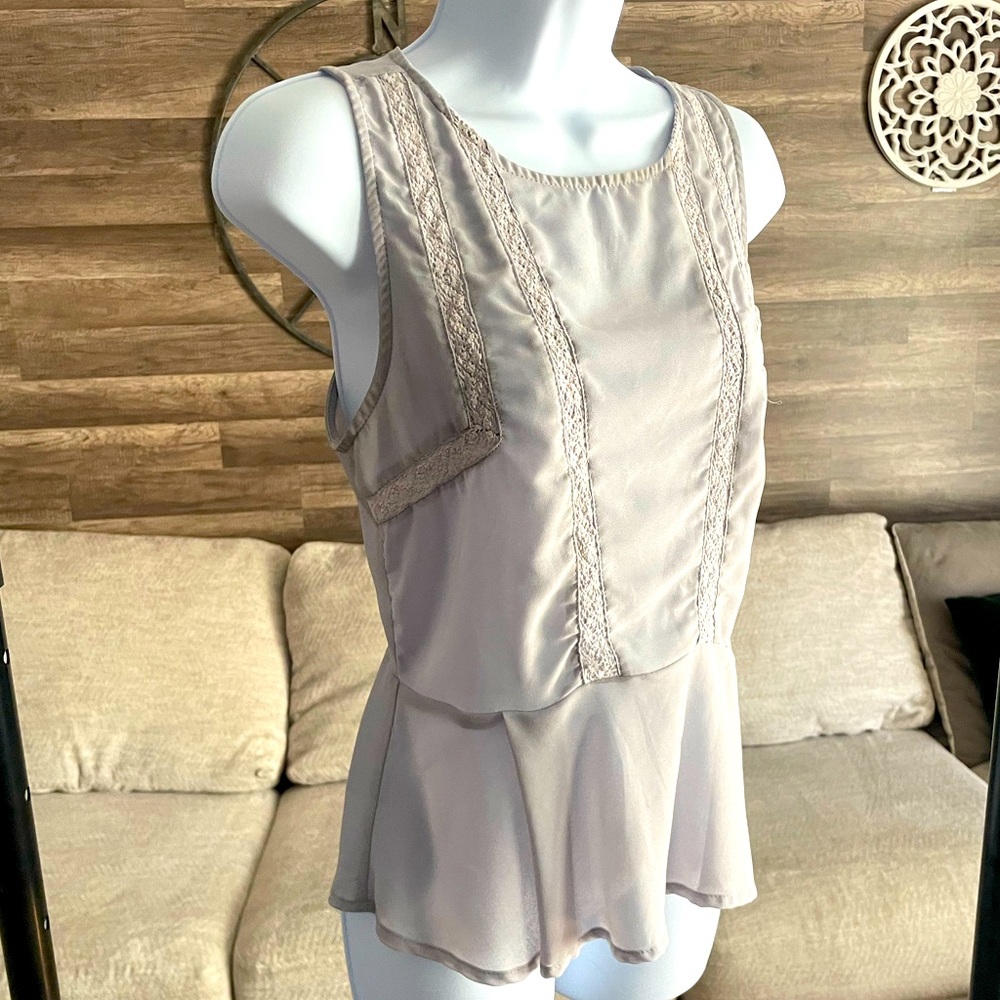 Finn&Clover Grey Sleeveless PePlum Top with Button Closure in Back